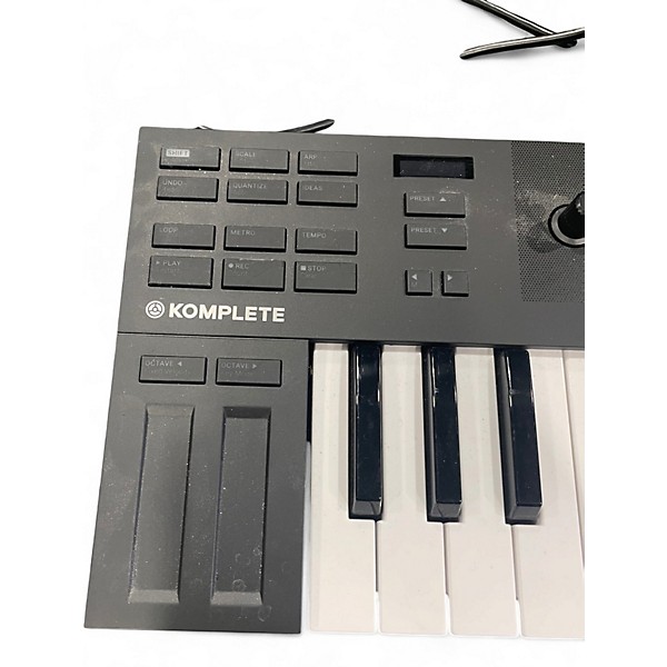 Used Native Instruments Komplete Kontrol M32 MIDI Controller