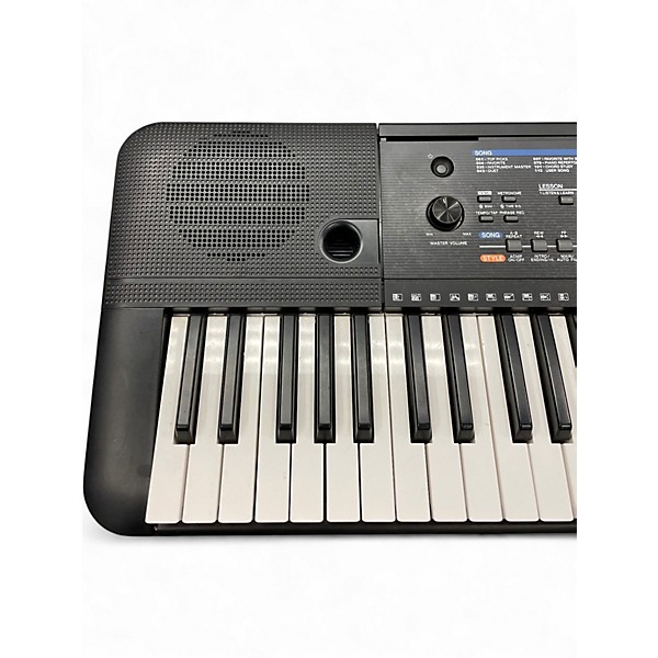 Used Yamaha PSRE263 61 Key Portable Keyboard