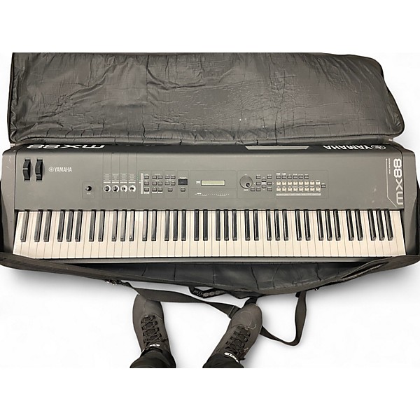 Used Yamaha MX88 Synthesizer