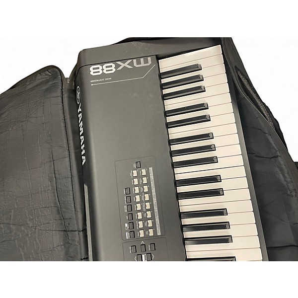 Used Yamaha MX88 Synthesizer