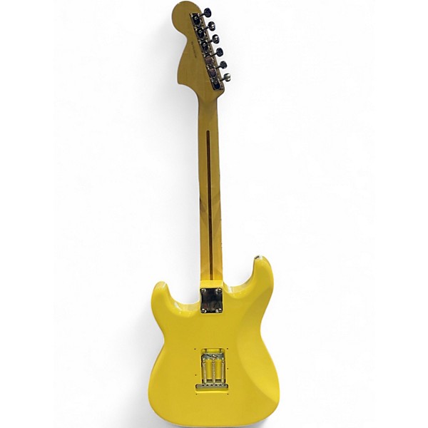 Used Fender Artist Series Yngwie Malmsteen Stratocaster Vintage White Solid Body Electric Guitar
