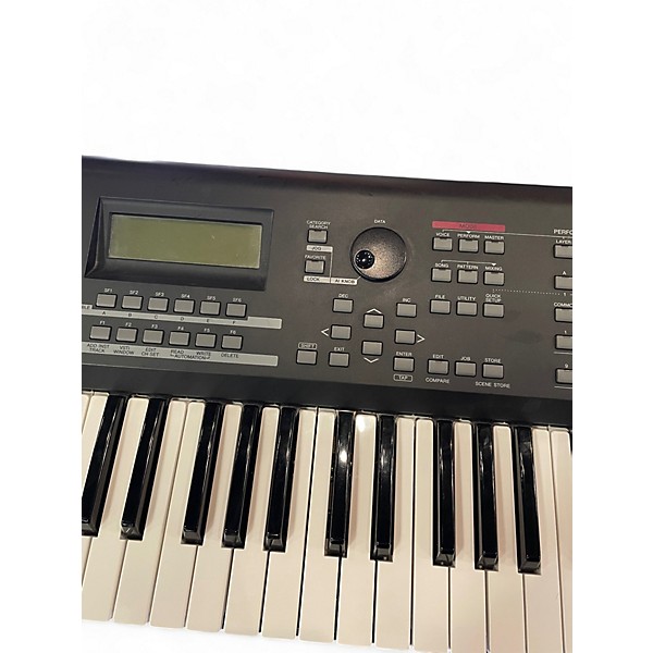 Used Yamaha MOXF6 61 Key Keyboard Workstation