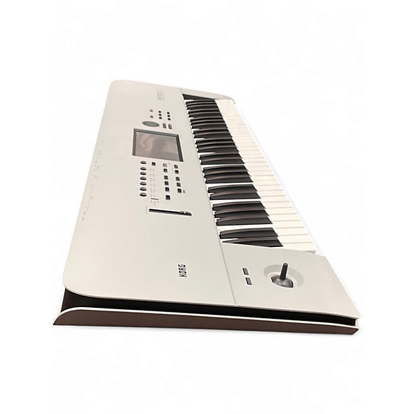 Used KORG nautilus-61 Keyboard Workstation