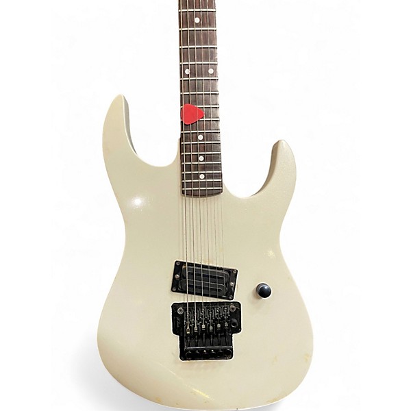 Used B.C. Rich Gunslinger White Solid Body Electric Guitar