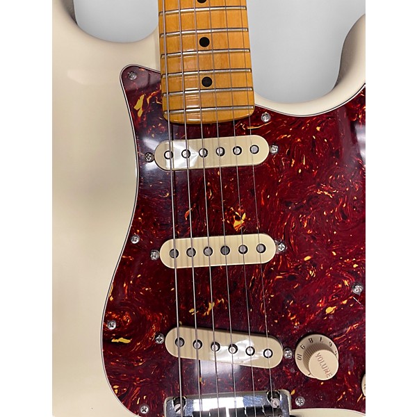 Used Fender American Professional II Stratocaster Vintage White Solid Body Electric Guitar