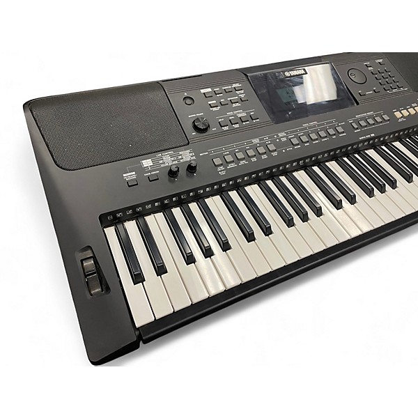 Used Yamaha PSRE463 61 key Portable Keyboard