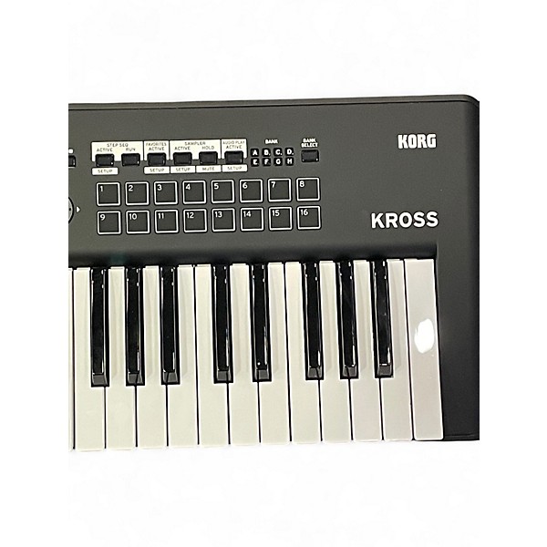 Used KORG KROSS 2 61 Key Keyboard Workstation