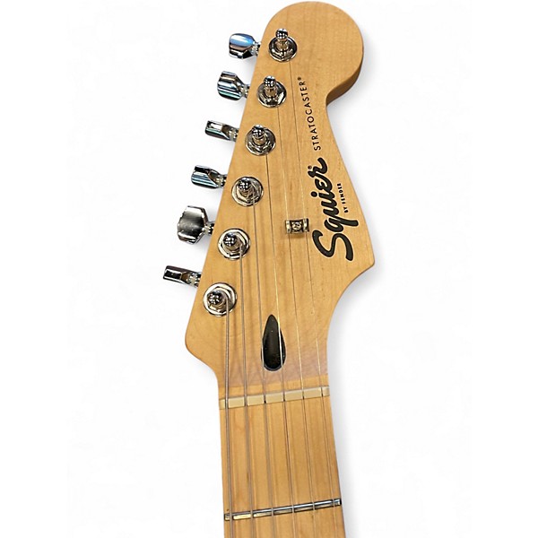 Used 2020s Squier Affinity Stratocaster 2 Tone Sunburst Solid Body Electric Guitar