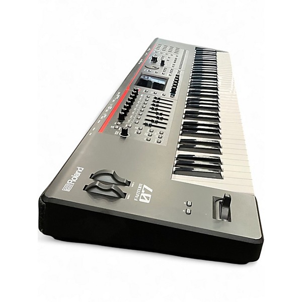 Used Roland Fantom 07 Keyboard Workstation