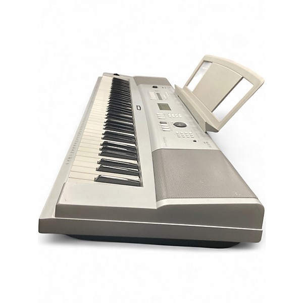 Used Yamaha DGX220 Portable Keyboard