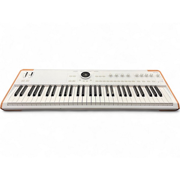 Used Arturia ASTROLAB 61 Key