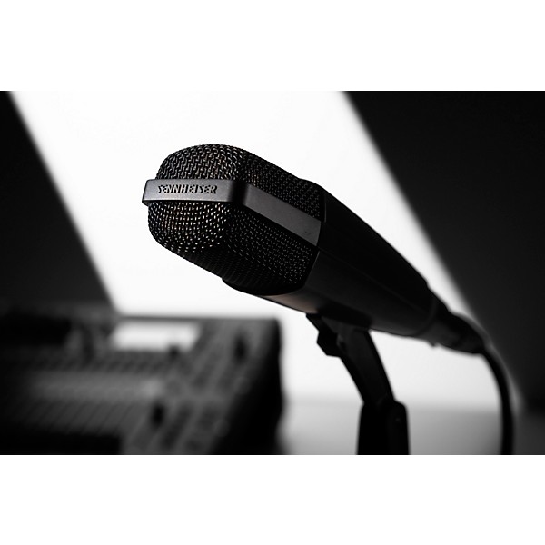 Sennheiser MD 421-II Large-Diaphragm Dynamic Microphone