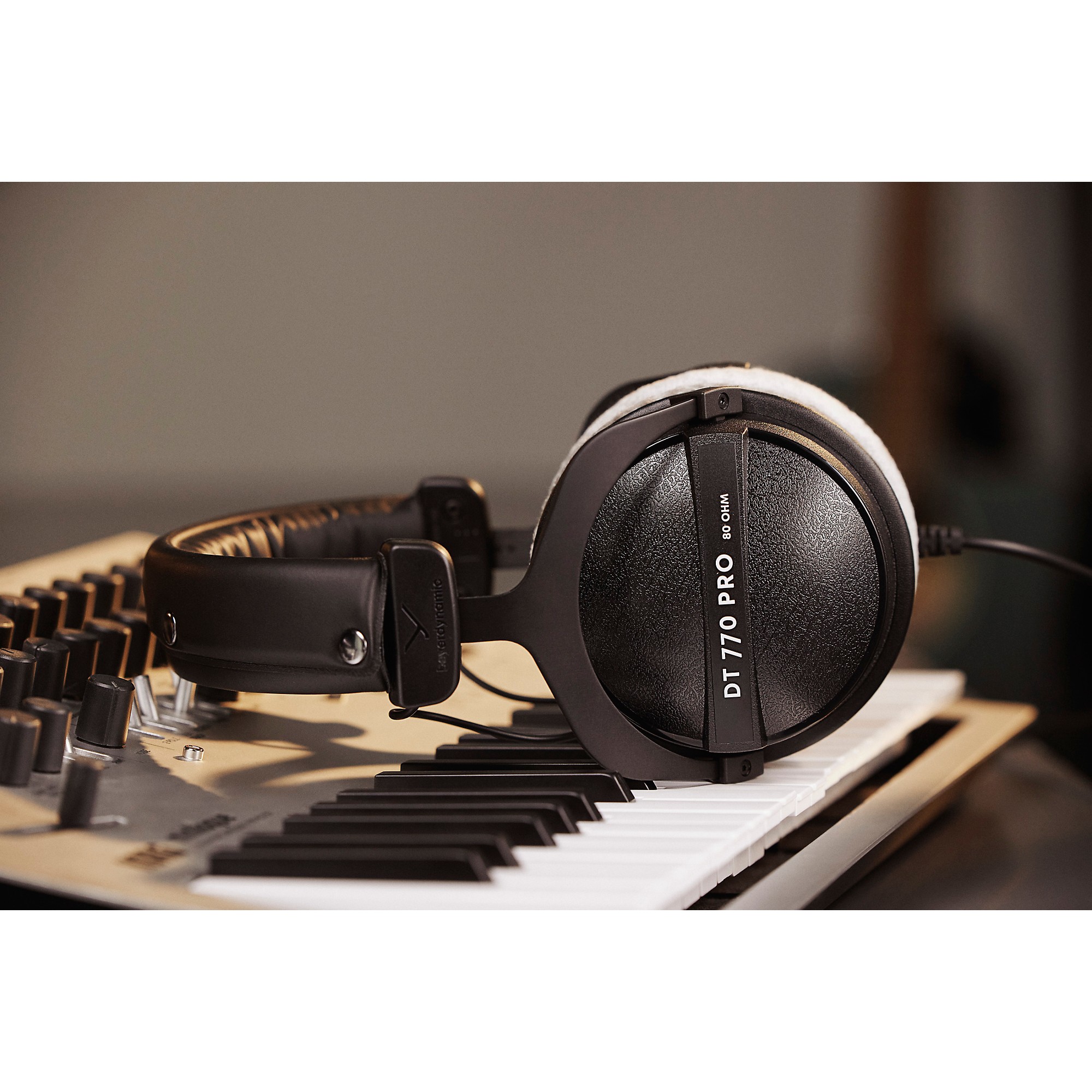 beyerdynamic DT 770 PRO Studio Closed-Back Headphones - 80 ohms