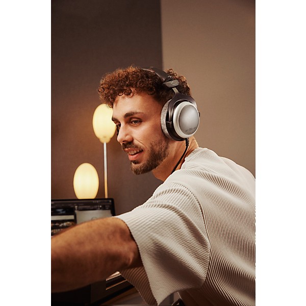 beyerdynamic DT 880 PRO Studio Semi-Open Headphones | Guitar Center