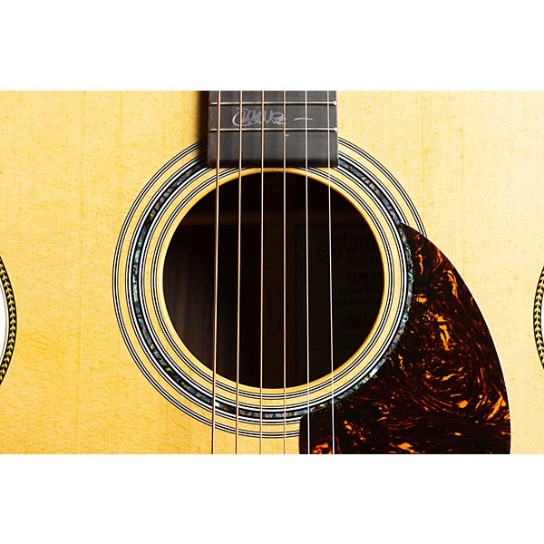 Martin Special Edition OMJM John Mayer Signature Orchestra Model Acoustic-Electric Guitar Natural