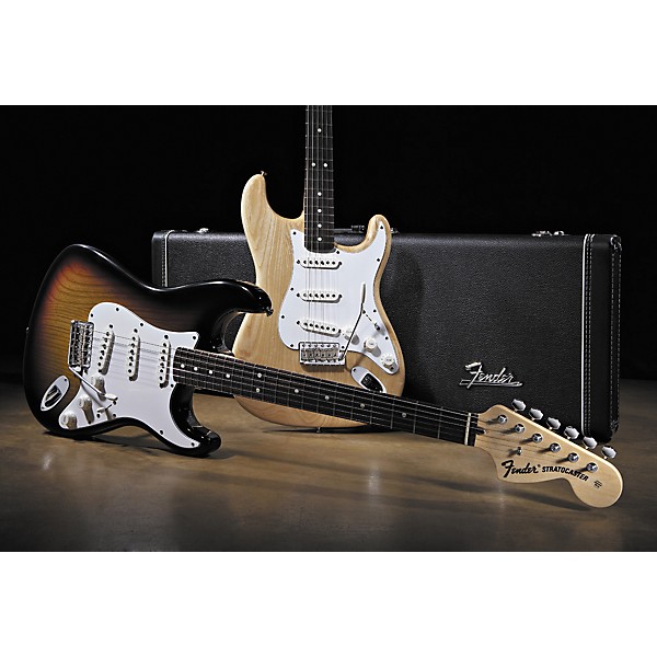 Fender American Vintage Series '70s Stratocaster Reissue Electric Guitar Black Maple Fretboard