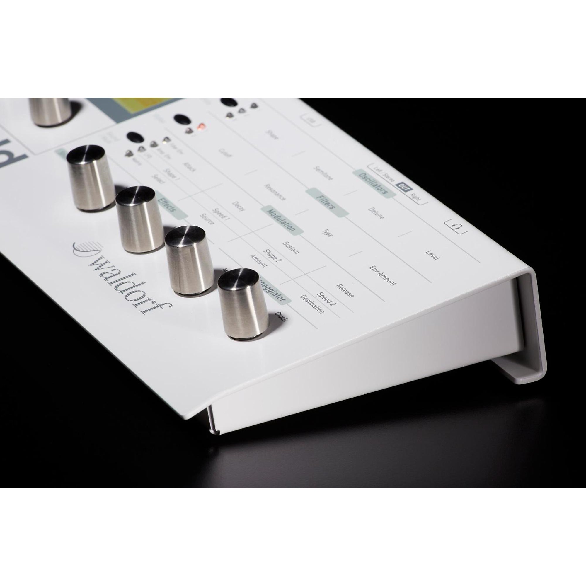 Amazon.com: Waldorf Blofeld Desktop Analog Modeling