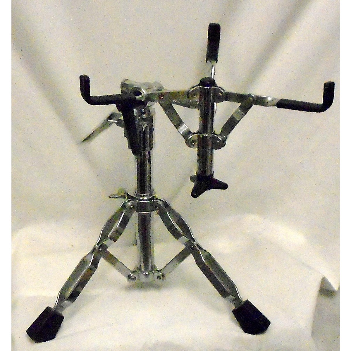 Used DW 9000 Series Snare Stand Snare Stand Guitar Center