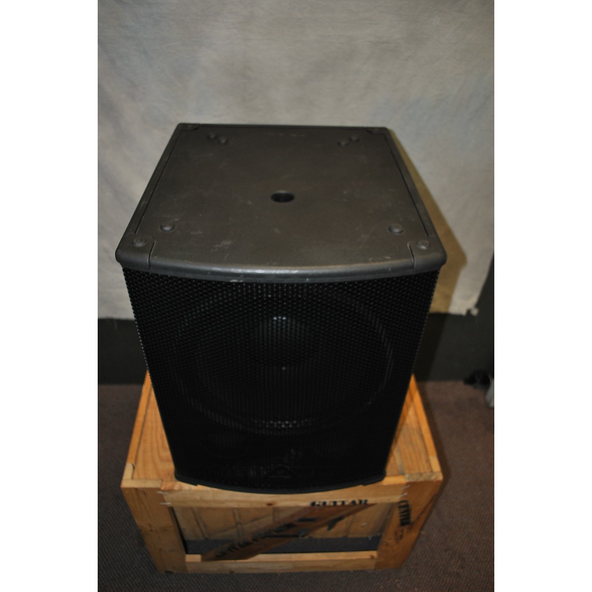 behringer 1400w subwoofer