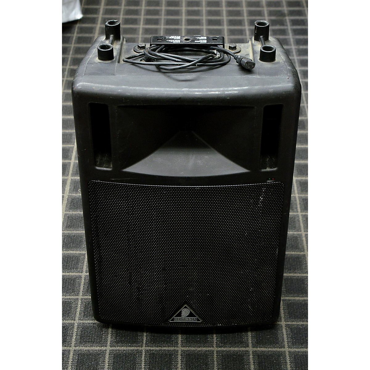 behringer b300 powered speakers