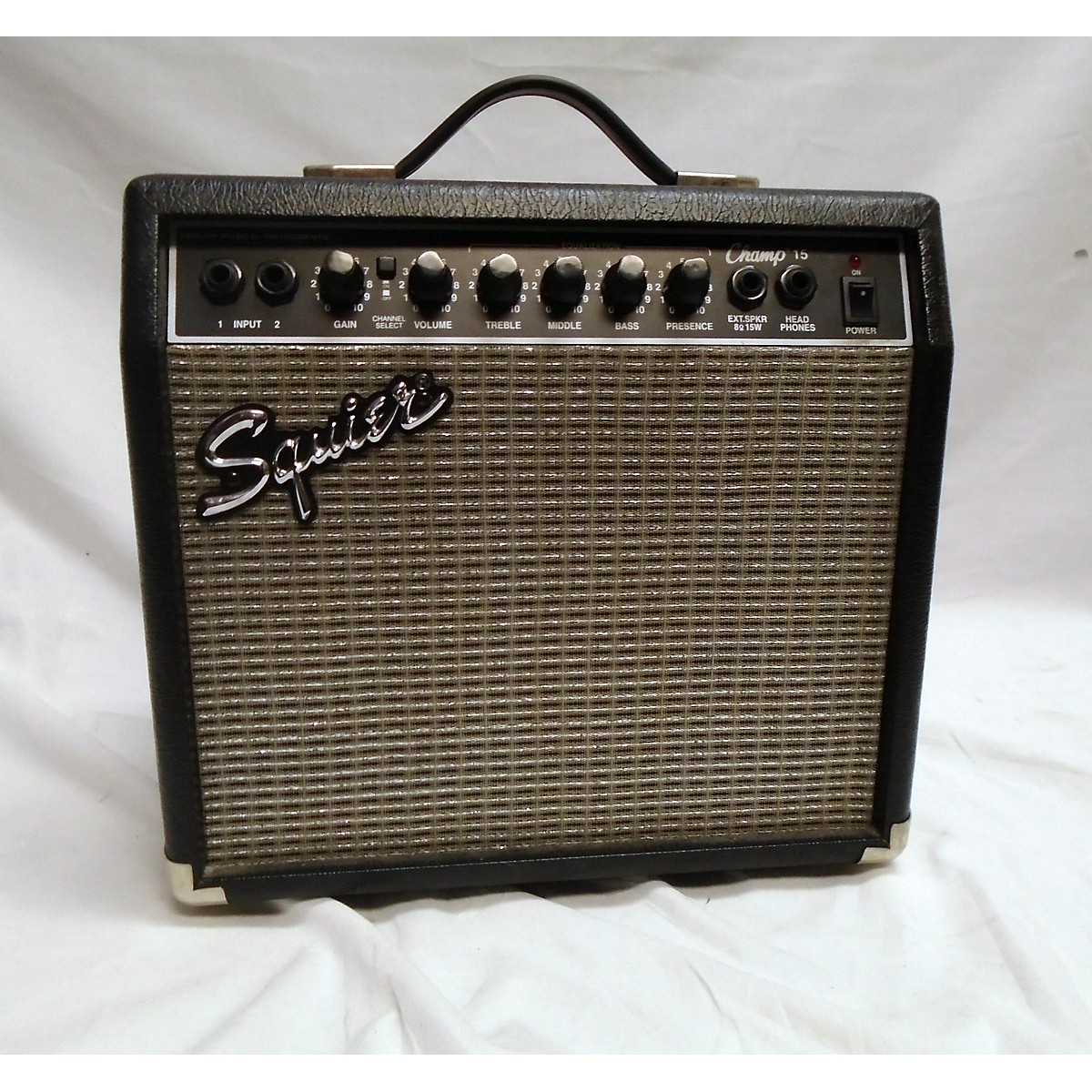 Used Squier CHAMP 15 Guitar Combo Amp | Guitar Center