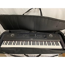 Used Yamaha DGX670 88-Key Keyboard Workstation