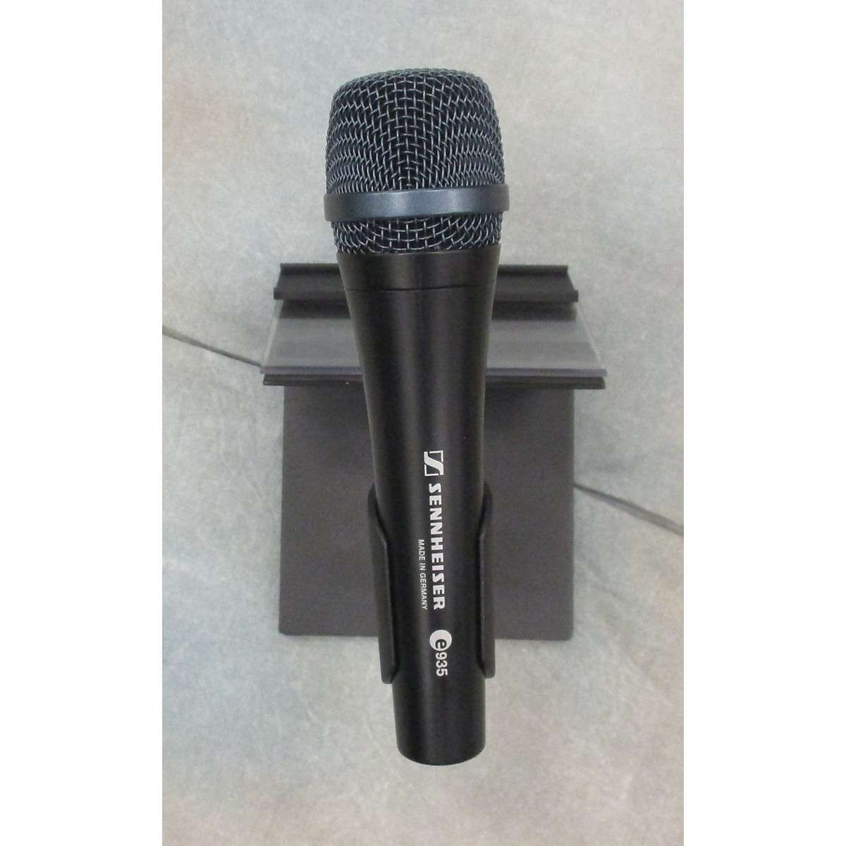 Used Sennheiser E935 Dynamic Microphone Guitar Center