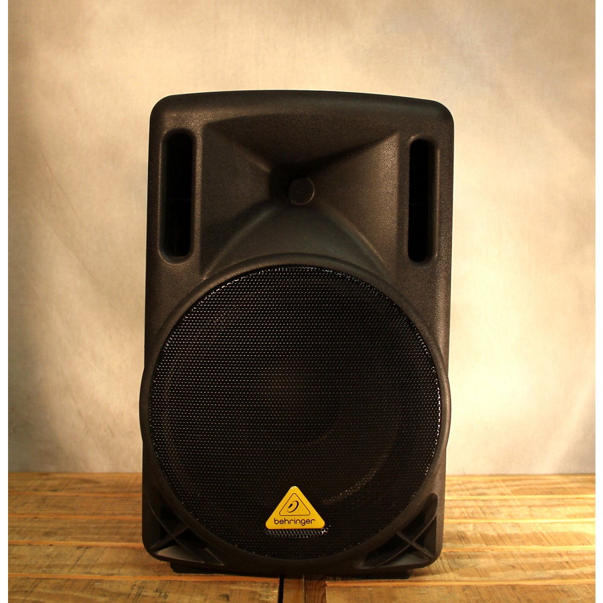 behringer eurolive b210d