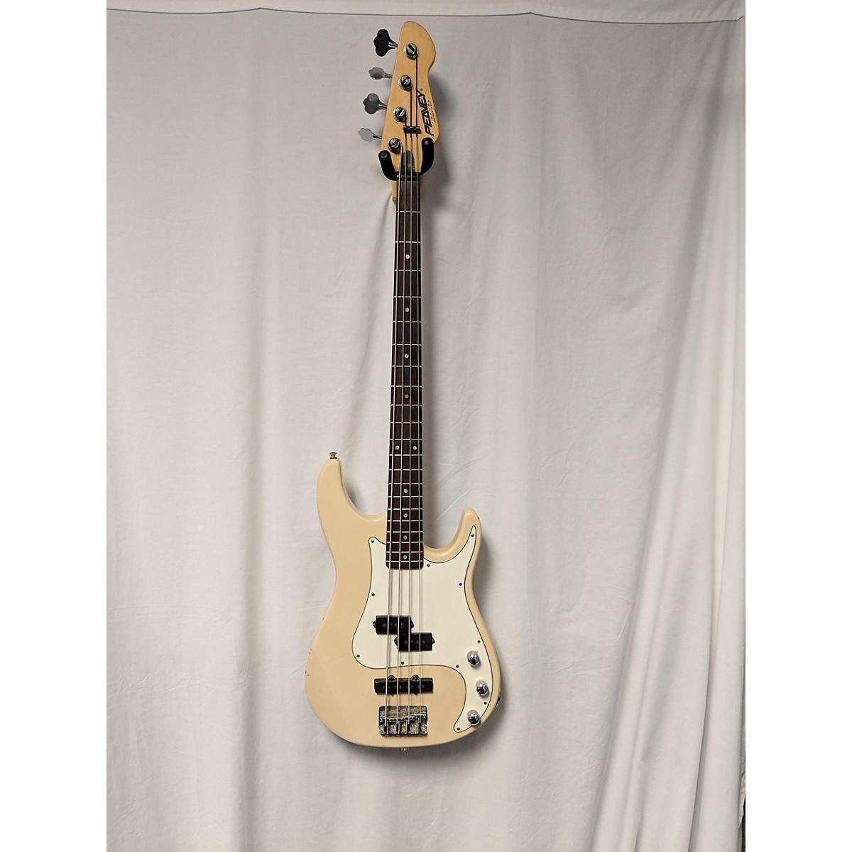 Used Peavey Forum Electric Bass Guitar Guitar Center
