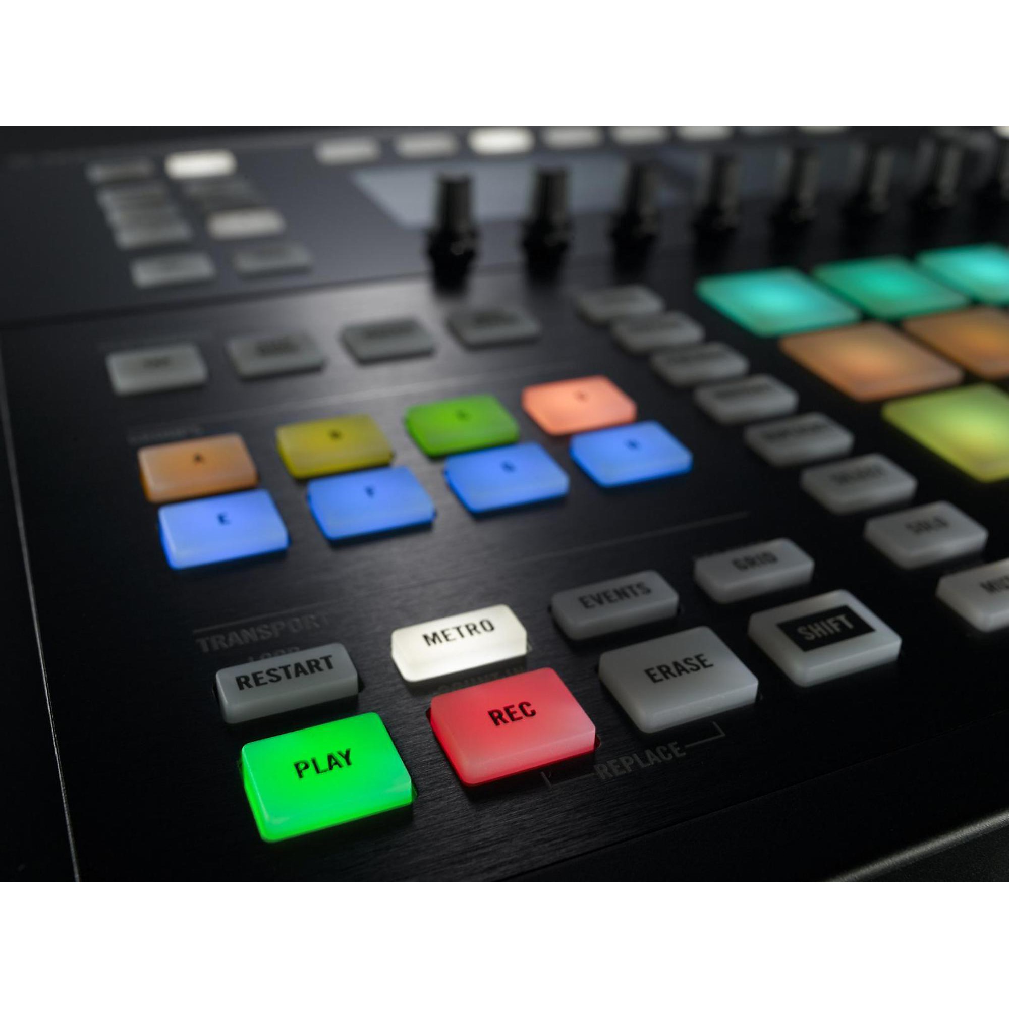 Open Box Native Instruments MASCHINE STUDIO Black | Guitar Center