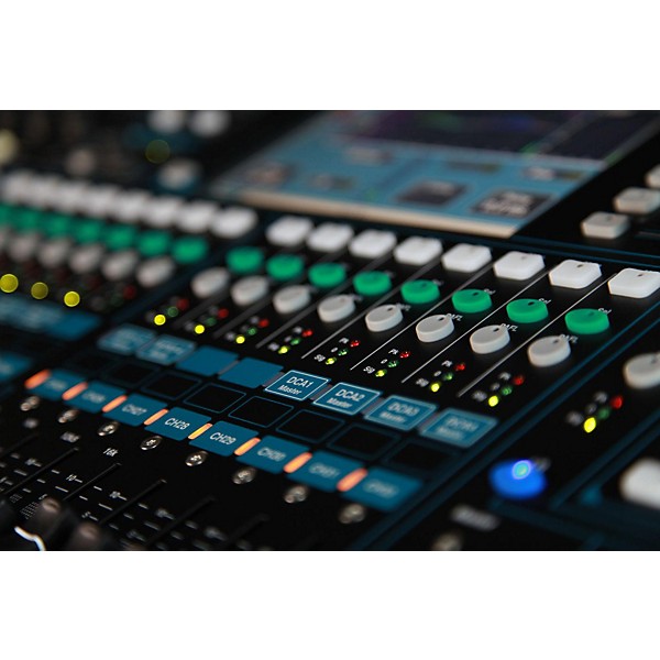 Allen & Heath Qu-32 32-Channel Digital Mixer