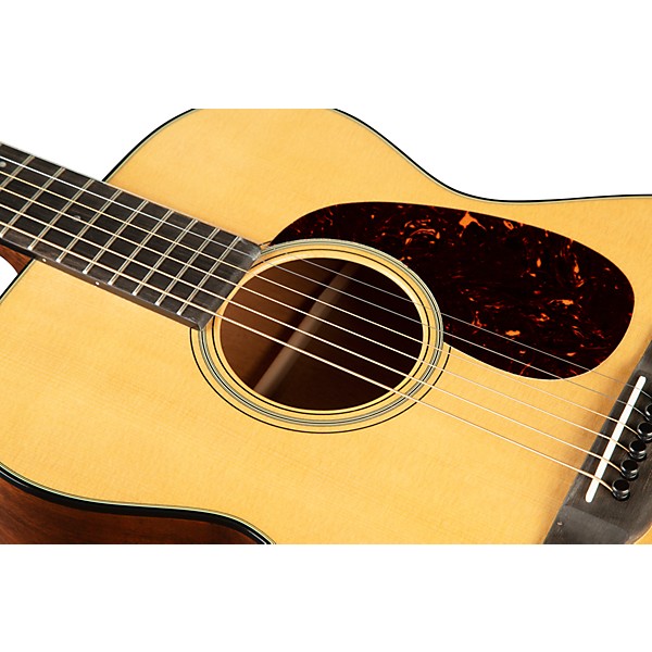 Martin Standard Series 00-18 Grand Concert Acoustic Guitar Natural