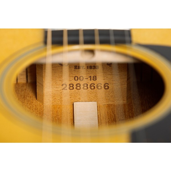 Martin Standard Series 00-18 Grand Concert Acoustic Guitar Natural