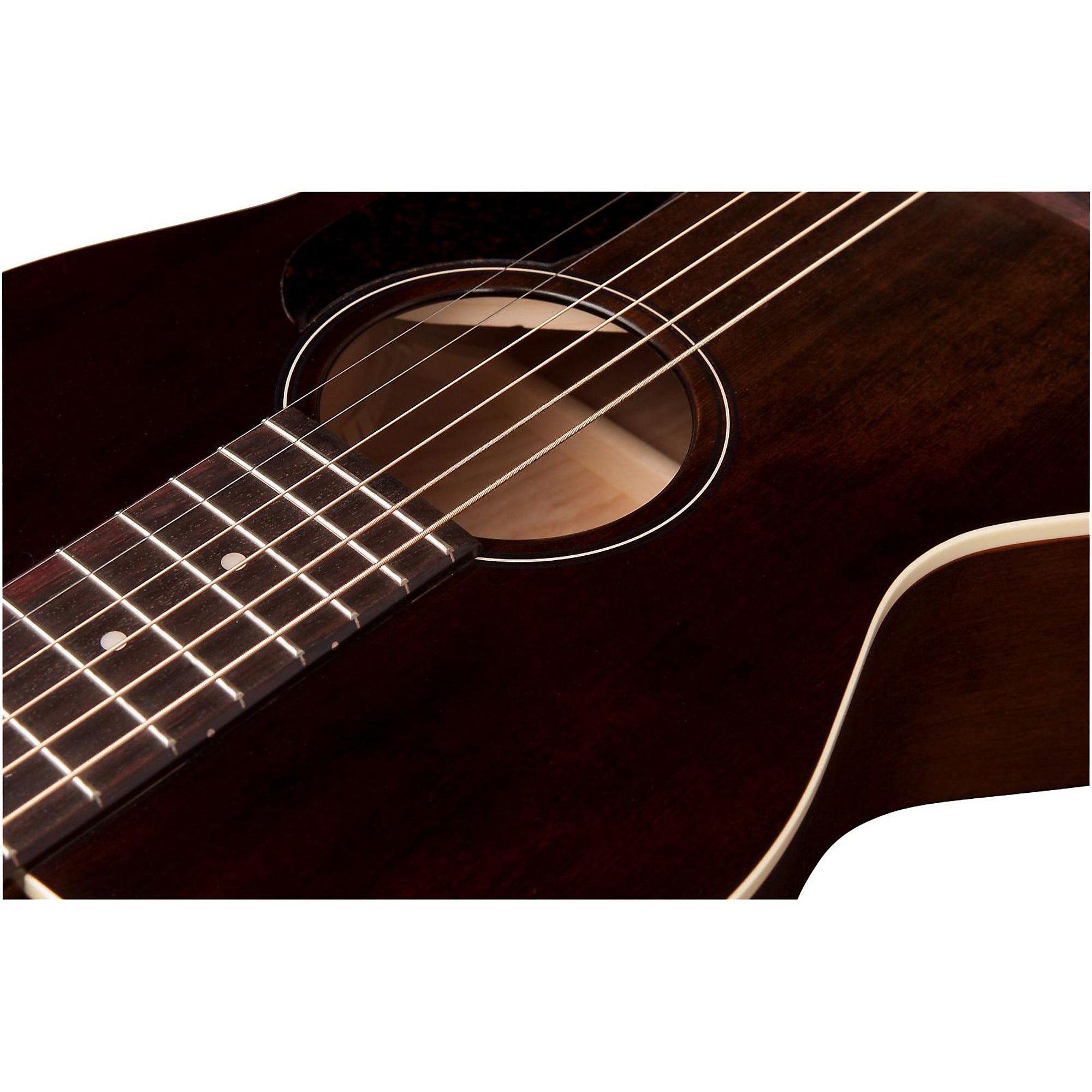 Art & Lutherie Roadhouse Parlor Acoustic-Electric Guitar Bourbon
