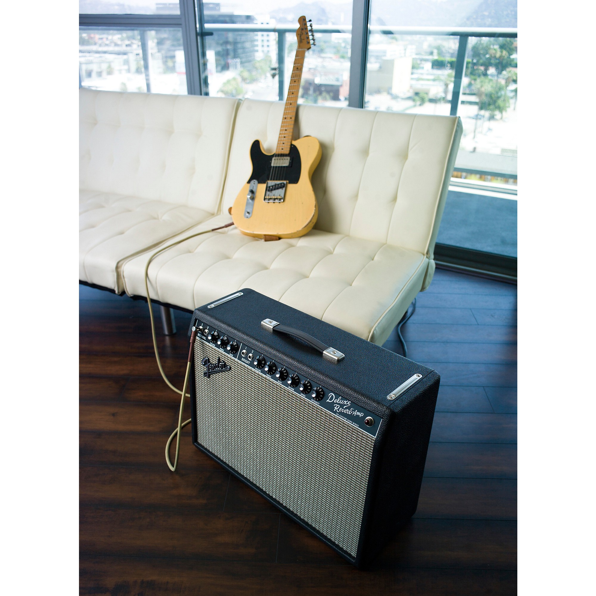 Open Box Fender '64 Custom Deluxe Reverb 20W 1x12 Tube