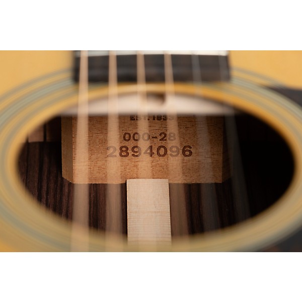 Martin 000-28 Standard Auditorium Acoustic Guitar Natural