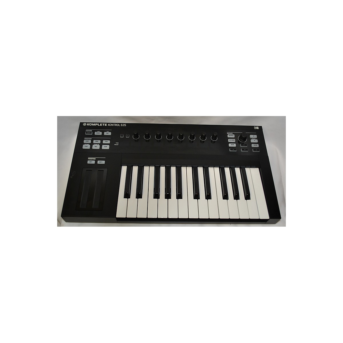 used native instruments komplete kontrol s49 mk2 keyboard
