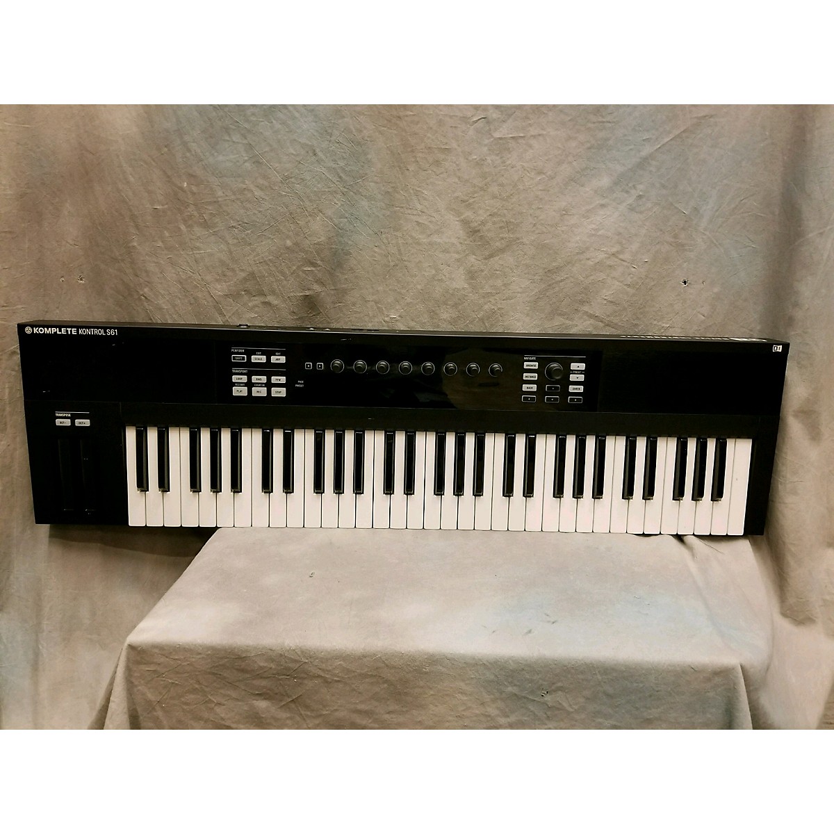 native instruments komplete kontrol s61 controller native instruments komplete kontrol s61 controller