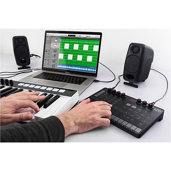 IK Multimedia UNO Synth Portable Analog Synthesizer