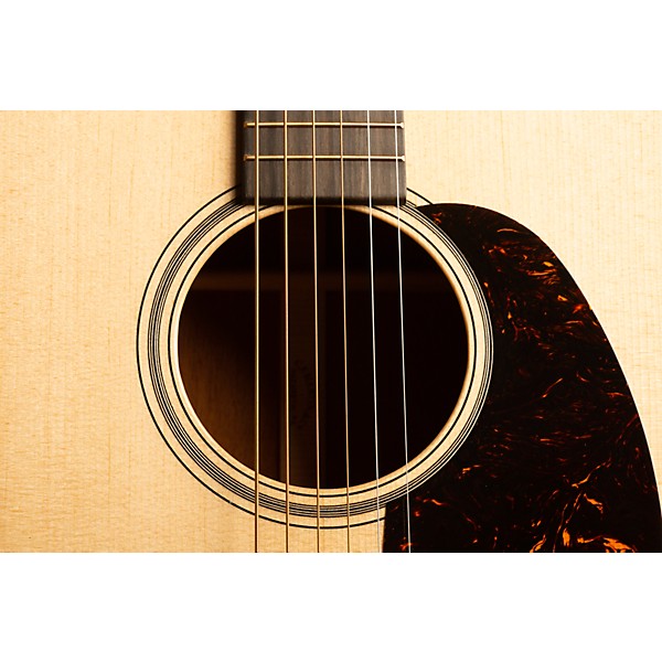 Martin D-18 Modern Deluxe Dreadnought Acoustic Guitar Natural