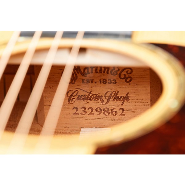 Martin Custom Shop Auditorium Deluxe Acoustic Guitar Aged Toner