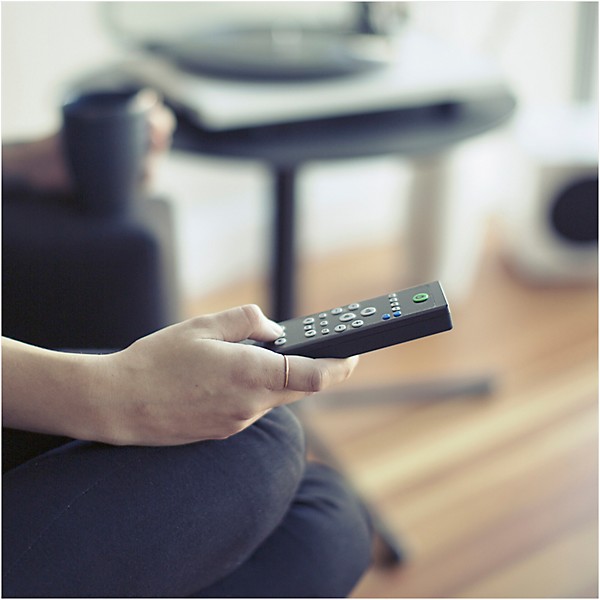 ION Pro BT500 Record Player Package with Kanto YU4 Powered Speakers Gloss White