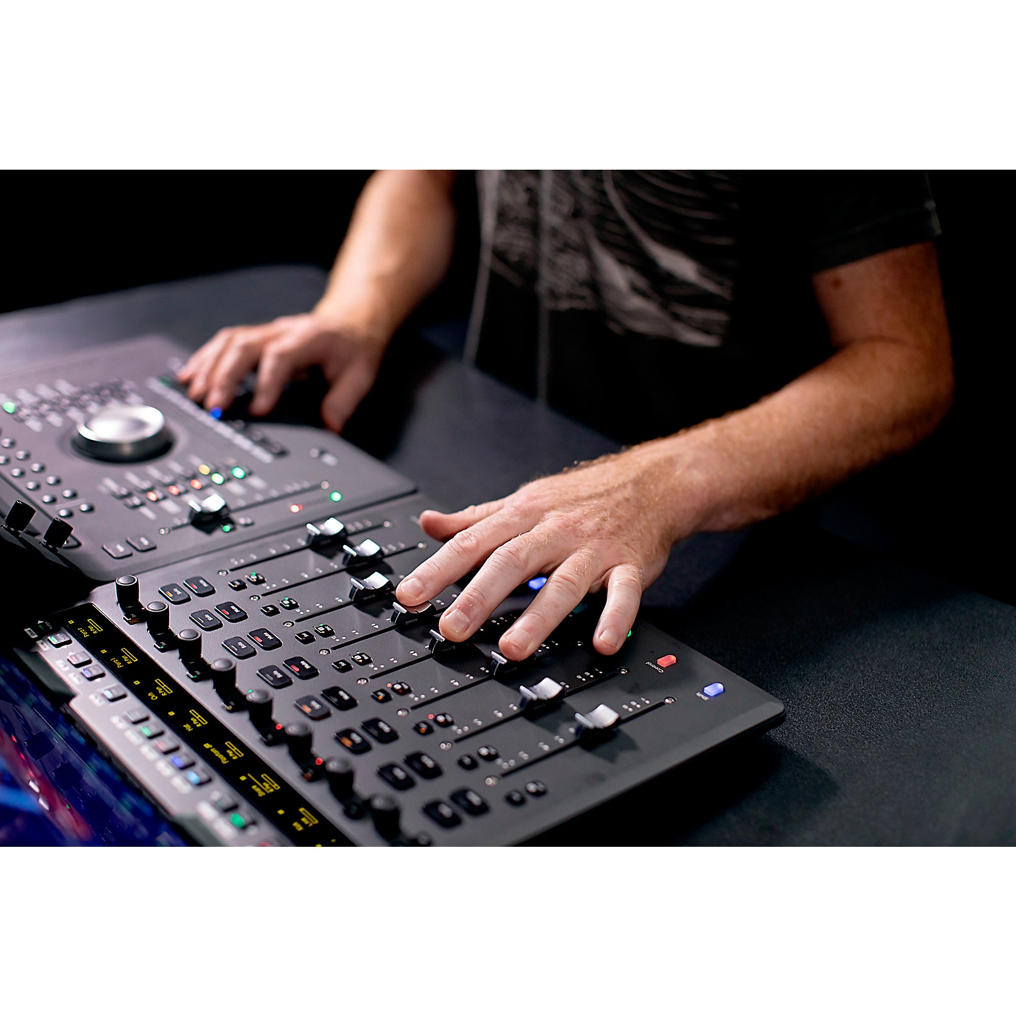 Avid コントロールサーフェス 8チャンネル Avid コントロールサーフェス 8チャンネル