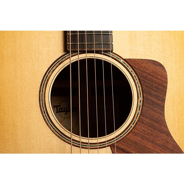 Taylor 818e Grand Orchestra Acoustic-Electric Guitar Natural