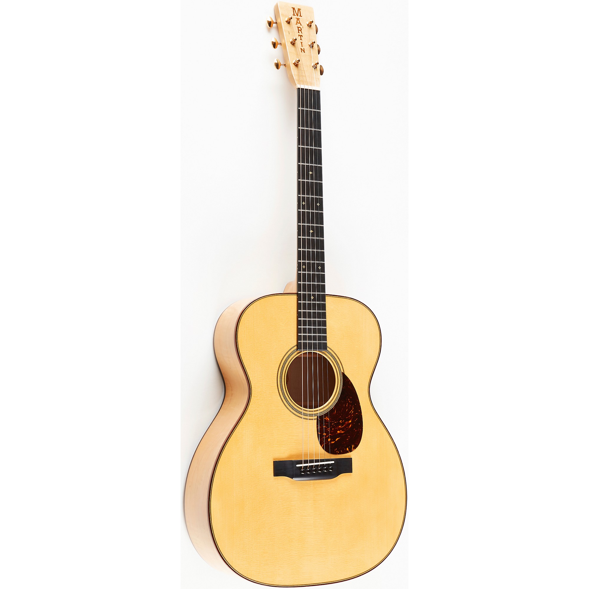 Platinum Martin OM-28 Limited-Edition Soft Red Curly Maple