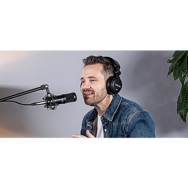 TASCAM TM-70 Dynamic Broadcast Streaming Microphone Black