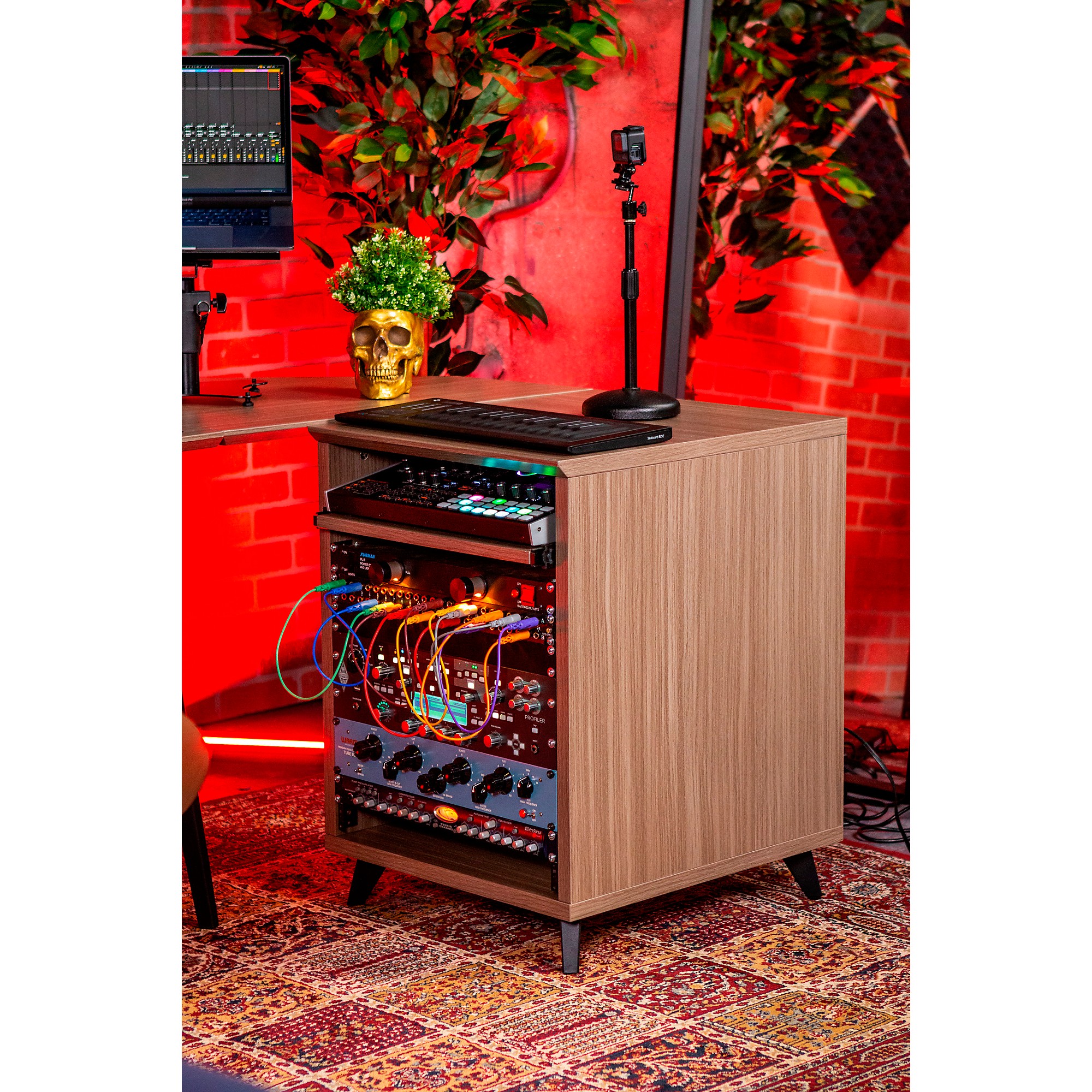 Gator Frameworks GFW-ELITEDESKRK Elite Furniture Series 10U Studio