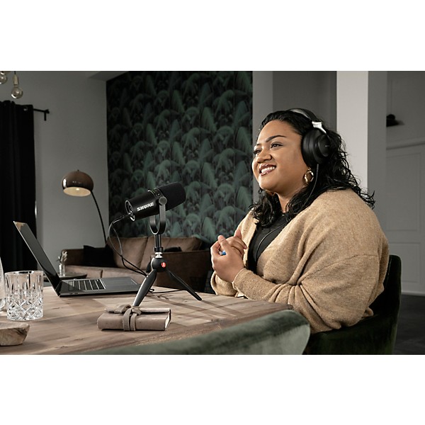 Shure MV7 Podcast Kit