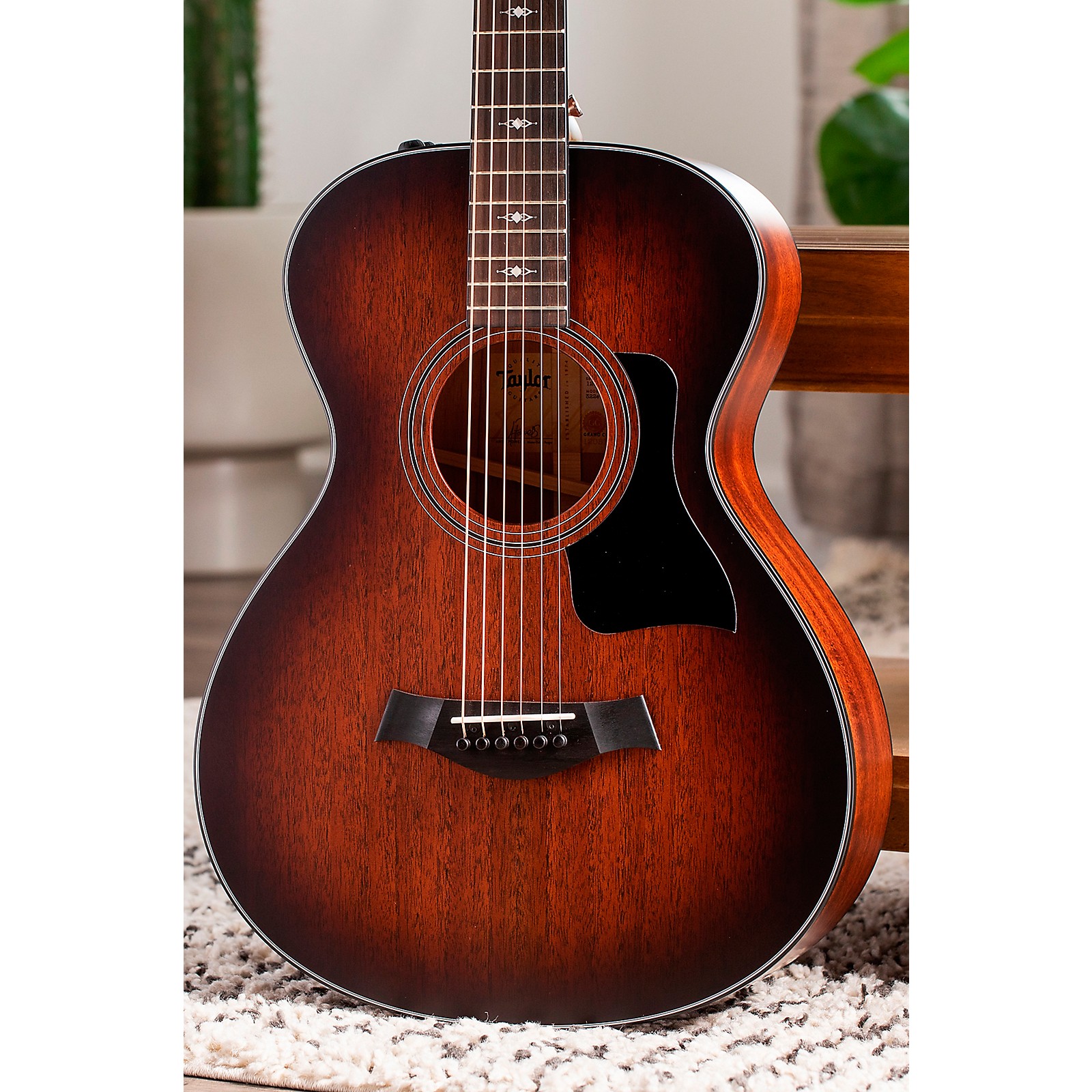 Taylor 322e 12-Fret Grand Concert Acoustic-Electric Guitar Shaded