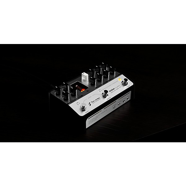 Two Notes AUDIO ENGINEERING ReVolt 3-Channel All-Analog Guitar Simulator Pedal Silver and Black